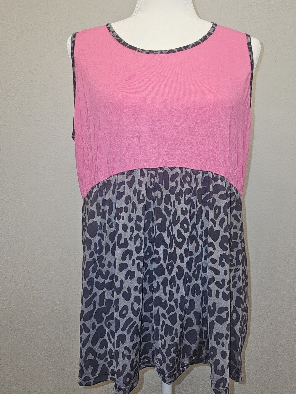 NWOT-Pink and Gray Leopard Print Sleeveless Tunic